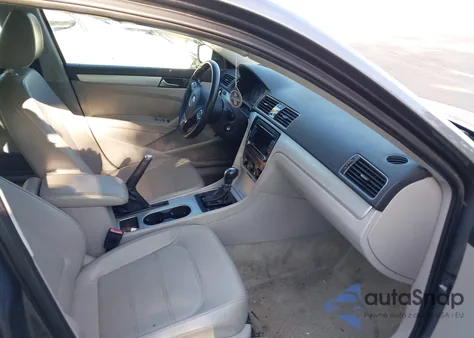 2013 Volkswagen Passat 2.5L Se из США, поврежденный, VIN 1VWBH7A36DC122513